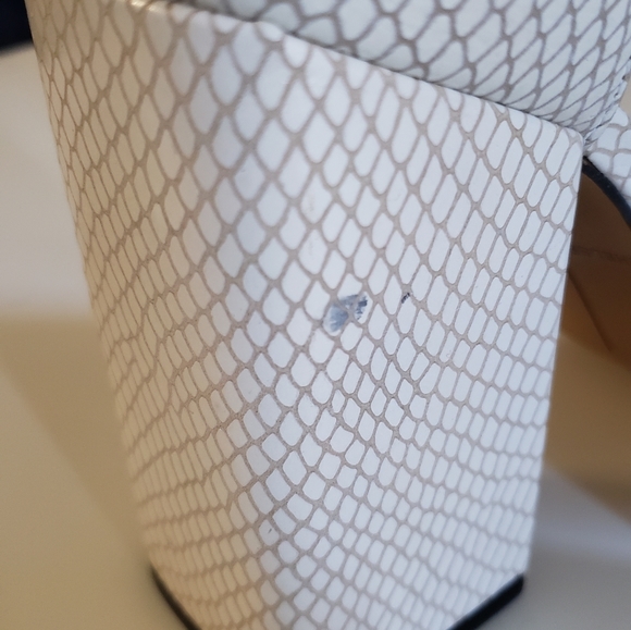 Chelsea & Violet white snakeskin block heels! - Picture 6 of 6